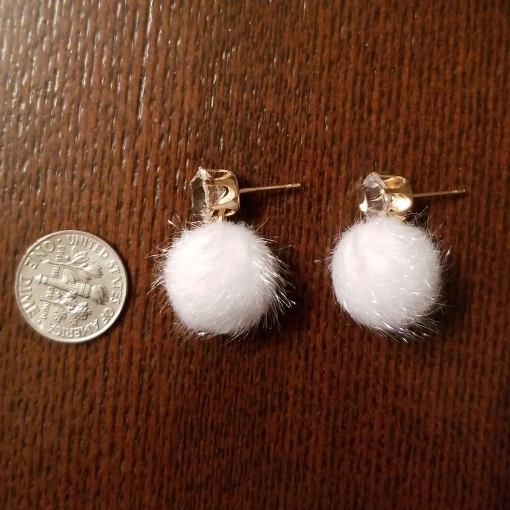 🆕️WHITE Fuzzy ball earrings - Picture 2 of 2